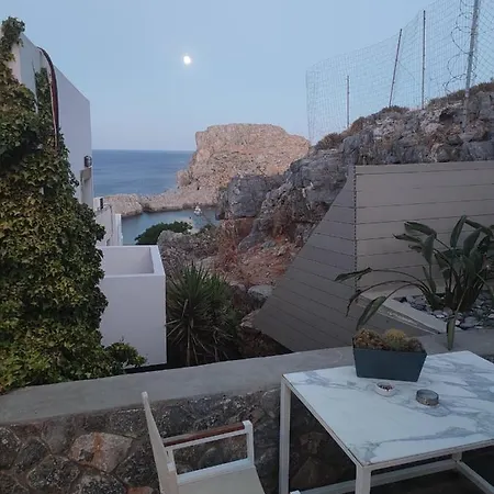 4 Me Lindos (Rhodes)